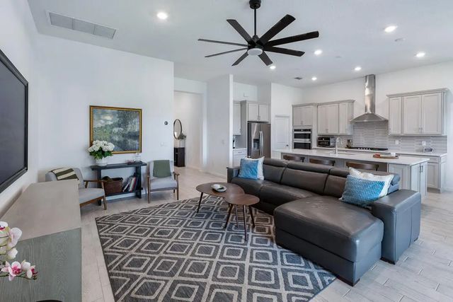 5 of 50 - 599 Se Villandry Way, Port St. Lucie, FL