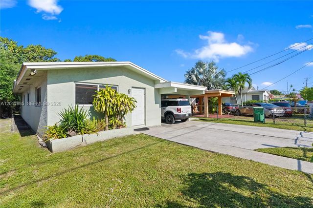 4 of 34 - 5300 Nw 30th Place, Miami, FL