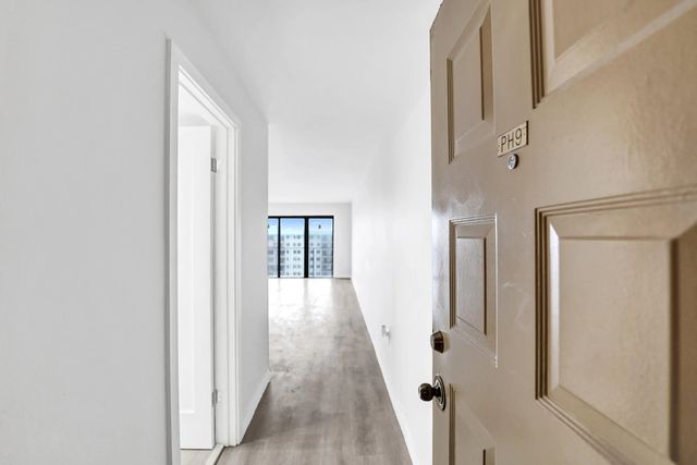 4 of 83 - 1201 S Ocean Drive #2509s, Hollywood, FL