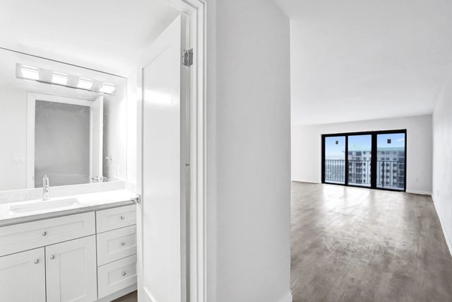 5 of 83 - 1201 S Ocean Drive #2509s, Hollywood, FL