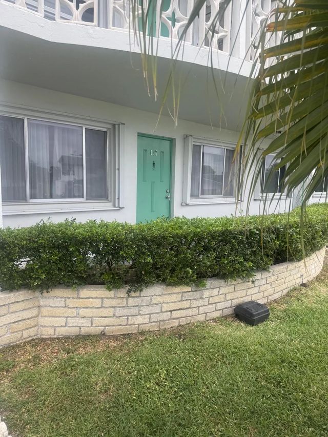 2381 Sunset Avenue #117, Lake Worth Beach