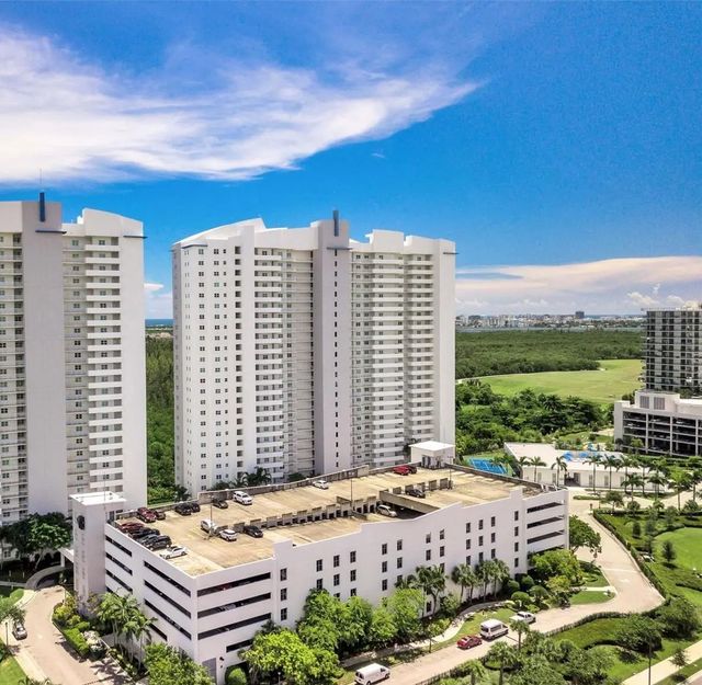 15051 Royal Oaks Lane #202, North Miami