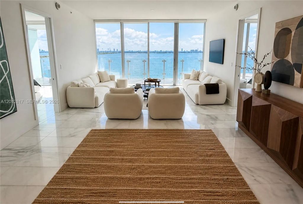 700 Ne 26th Terrace #1402, Miami