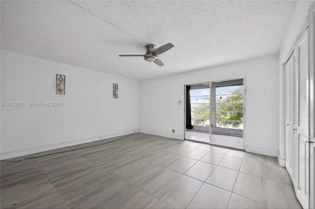 4 of 17 - 3023 Cambridge B #3023, Deerfield Beach, FL