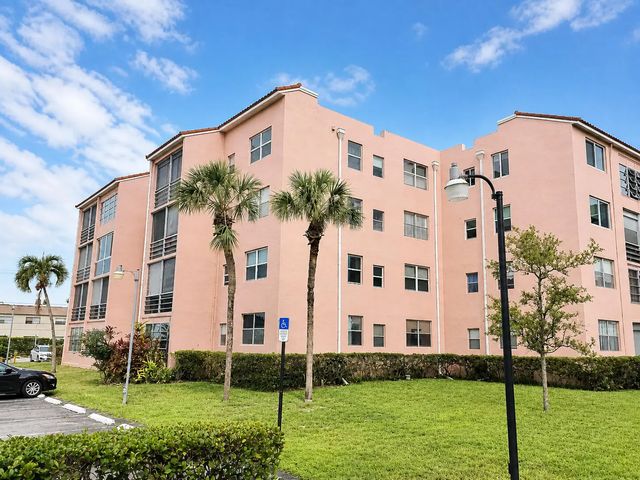 2841 Somerset Drive #107, Lauderdale Lakes