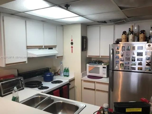 4 of 13 - 540 Brickell Key Drive #1116, Miami, FL