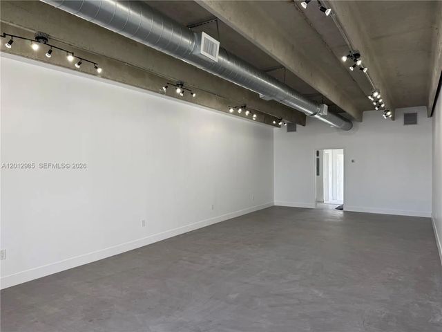 4 of 9 - 510 Ne 167th Street #510, Miami, FL