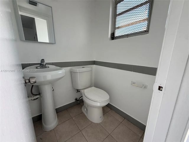 5 of 9 - 510 Ne 167th Street #510, Miami, FL