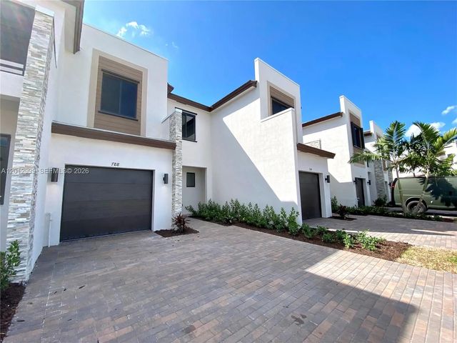 788 Ne 208 Lane, Miami Gardens