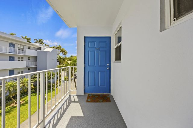 3 of 36 - 1820 New Palm Way #308, Boynton Beach, FL