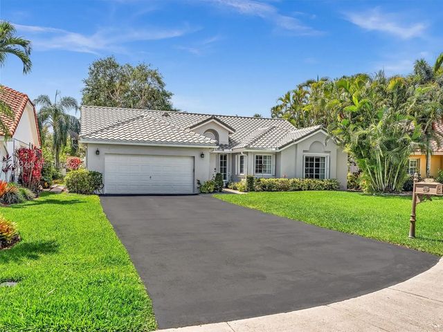 629 Spinnaker, Weston