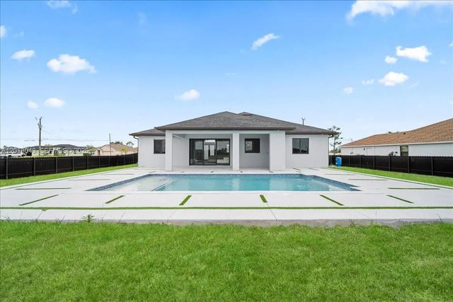 1925 Nw 15th Terrace, Cape Coral
