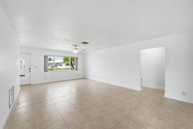 5 of 29 - 1316 Sw 23rd Street, Boynton Beach, FL