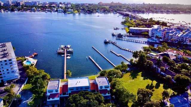 3 of 45 - 324 N Lake Drive, Lantana, FL