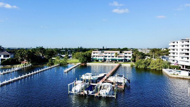 4 of 45 - 324 N Lake Drive, Lantana, FL