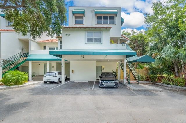 5 of 45 - 324 N Lake Drive, Lantana, FL