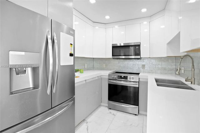 5 of 50 - 3675 N Country Club Drive #2008, Aventura, FL