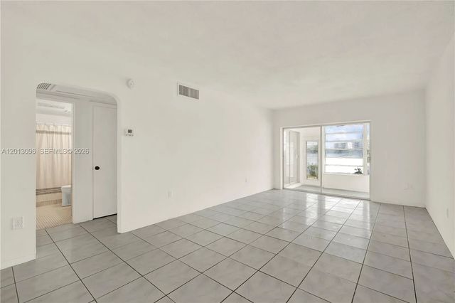 4 of 24 - 285 Ne 191st Street #2911, Miami, FL