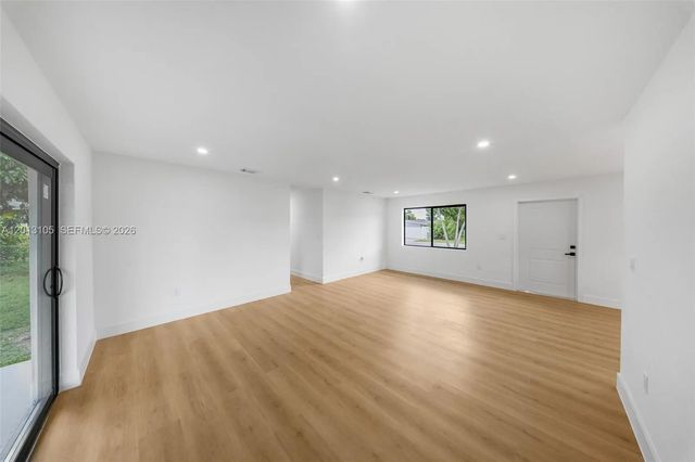 5 of 31 - 291 Nw 184th Terrace, Miami Gardens, FL