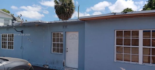 2 of 5 - 940 E 9th Place, Hialeah, FL