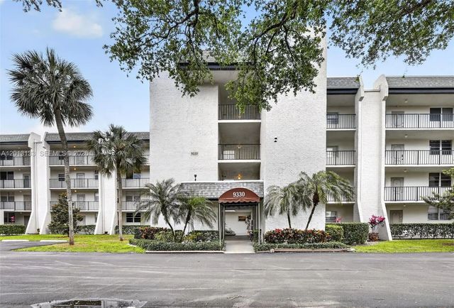 9330 Lagoon Place #307, Davie