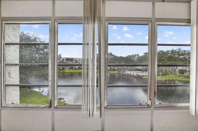 2 of 43 - 9330 Lagoon Place #307, Davie, FL
