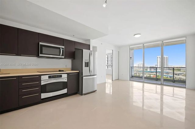 4 of 40 - 90 Sw 3rd Street #1608, Miami, FL