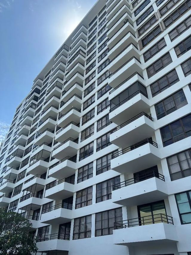 5 of 7 - 600 Three Islands Boulevard #1003, Hallandale Beach, FL