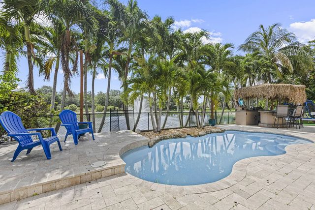 455 Cresta Circle, West Palm Beach