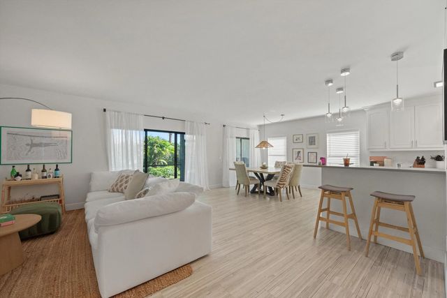 3 of 25 - 11355 Pond View Drive #d104, Wellington, FL