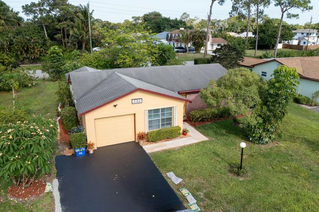 6121 Rainbow Circle, Greenacres