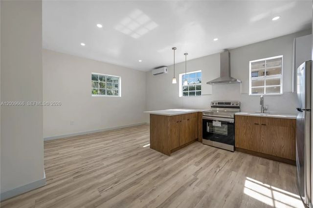 4 of 8 - 1132 Nw 3rd Street, Miami, FL