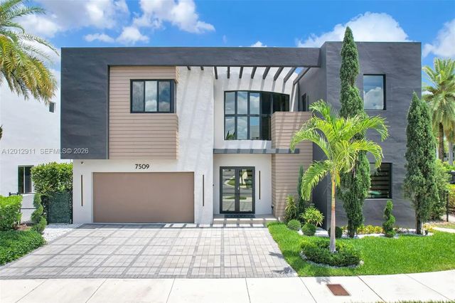 2 of 80 - 7509 Nw 99th Avenue, Doral, FL