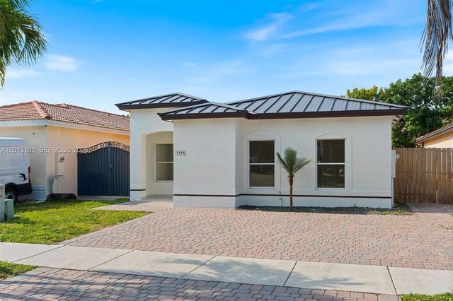 7978 Nw 200th Street, Hialeah