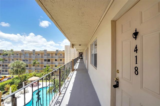 2145 Pierce Street #418, Hollywood