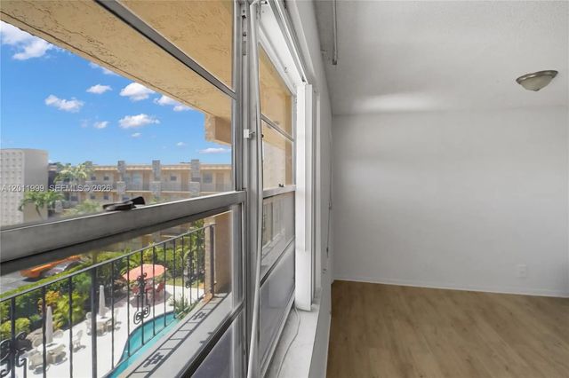 3 of 33 - 2145 Pierce Street #418, Hollywood, FL