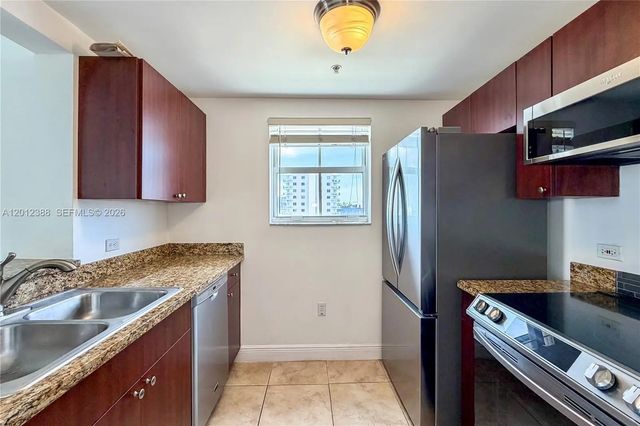 5 of 16 - 2600 Sw 27th Avenue #902, Miami, FL