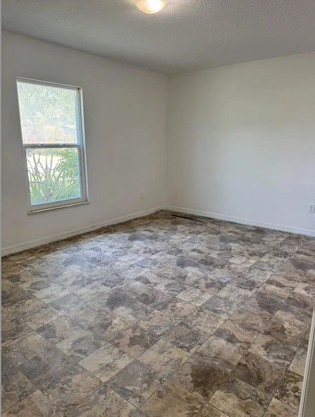 4 of 5 - 3211 Indiana Court Court, Fort Pierce, FL