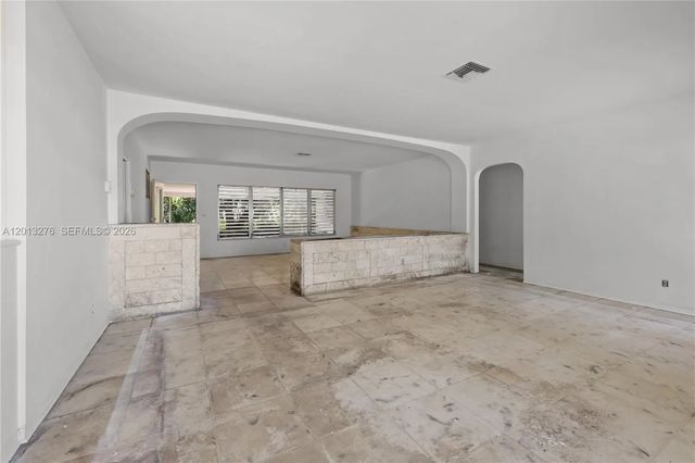 2 of 35 - 427 Grand Concourse, Miami Shores, FL