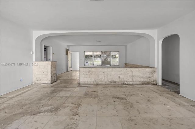 3 of 35 - 427 Grand Concourse, Miami Shores, FL