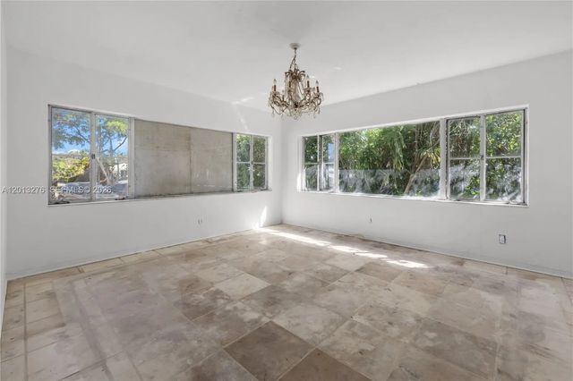 5 of 35 - 427 Grand Concourse, Miami Shores, FL