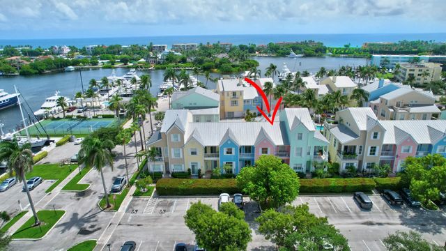 2860 Marina Circle, Lighthouse Point