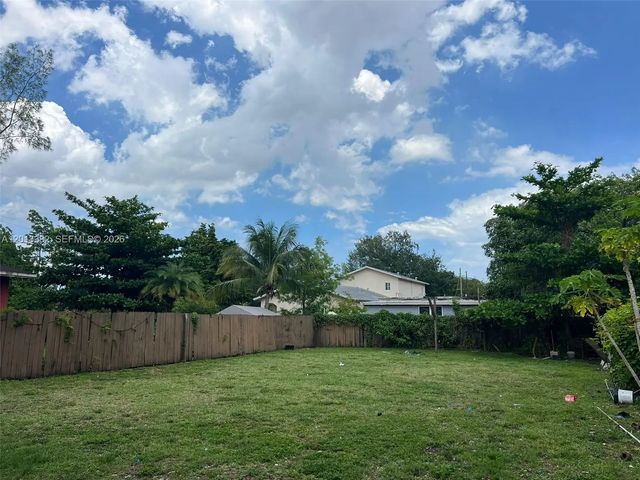 4 of 20 - 4245 Nw 24th Avenue, Miami, FL