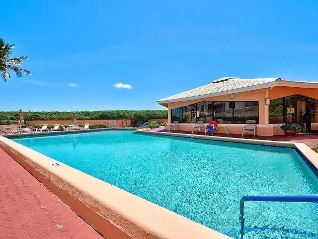 3 of 6 - 3590 S Ocean Boulevard #207, South Palm Beach, FL