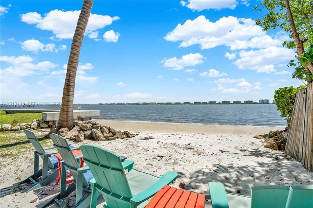 2 of 47 - 1516 S Lakeside Drive #105, Lake Worth, FL