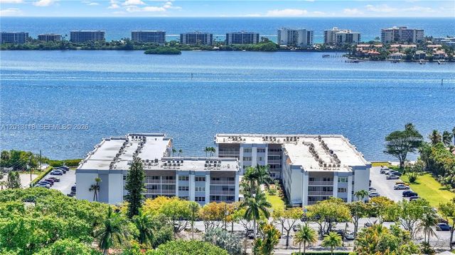 3 of 47 - 1516 S Lakeside Drive #105, Lake Worth, FL