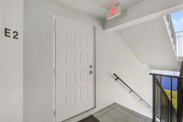 5 of 40 - 3630 Alder Drive #e2, West Palm Beach, FL