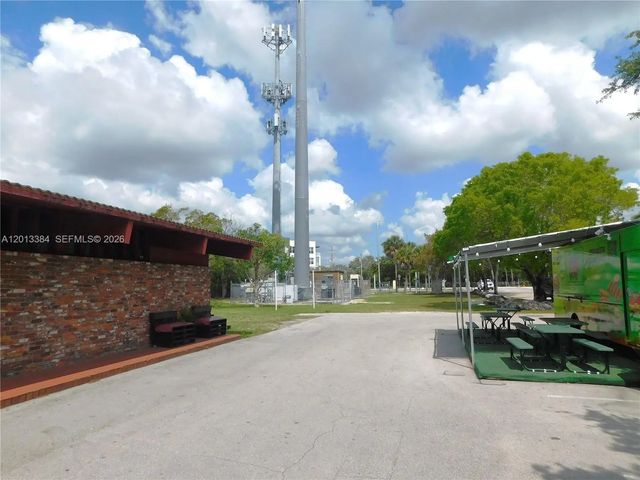 2 of 10 - 27230 S Dixie Highway, Homestead, FL