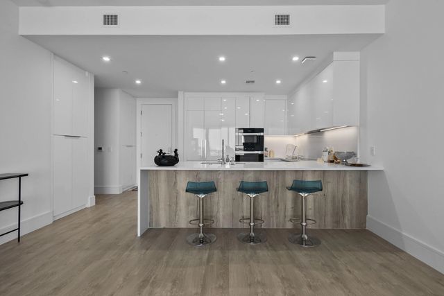 5 of 38 - 220 Lake Shore Drive #1913, Lake Park, FL