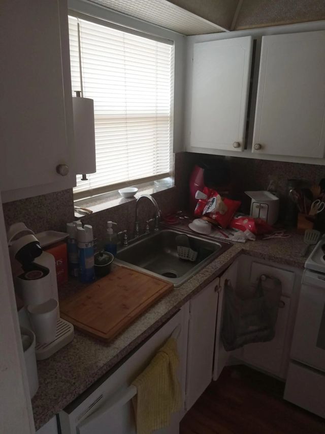 2901 E Sunrise Lakes Drive E #202, Sunrise